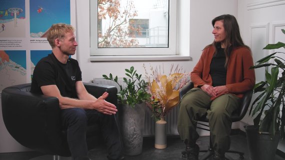 20250303_Elias Elhardt_Interview Elias Elhardt im Interview mit Claudia Klingelhöfer
