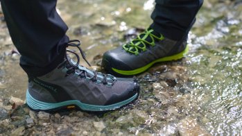 Extremer Gripp auf rutschigem Untergrung: Der Thermo Rouge 8 von Merrell garantiert auch dann Halt, wenn´s mal rutschig wird.