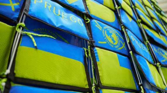 Blau/grüne recyclete Taschen