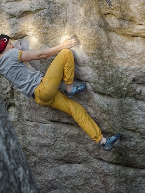 Auch Dank Profis wie Anna Stöhr entfaltet das Bouldern seinen Reiz für eine große Zielgruppe.